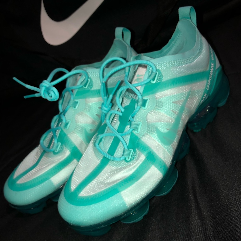 SOLD‼️‼️‼️Women’s Air Vapormax 2019 “Teal tint”. - Picture 2 of 11